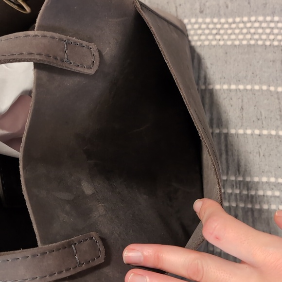 Portland Leather Classic Medium Crossbody Tote - Groupie Grey - Picture 2 of 6